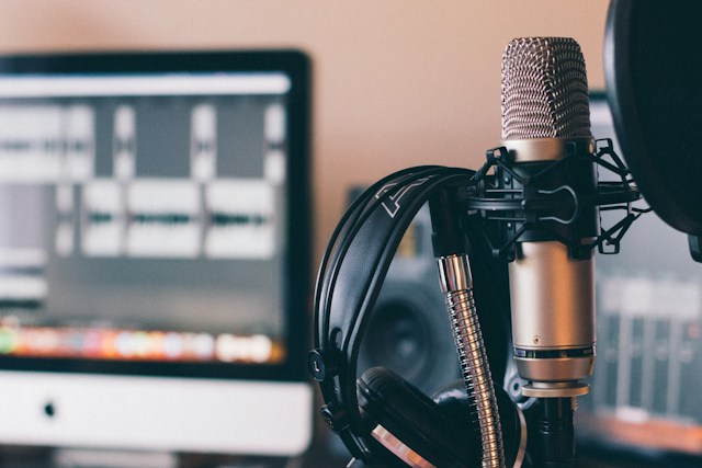 EXPLORING THE POPULARITY OF PODCASTS